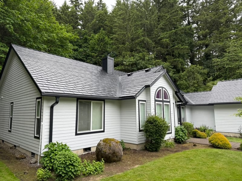 A Newberg home with Black Interlock Slate roofing
